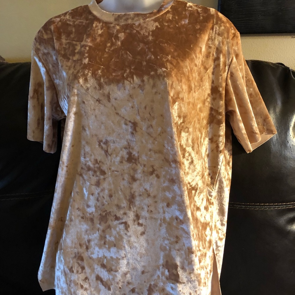 🤗 3-$25 Skylar & Jade velvet M